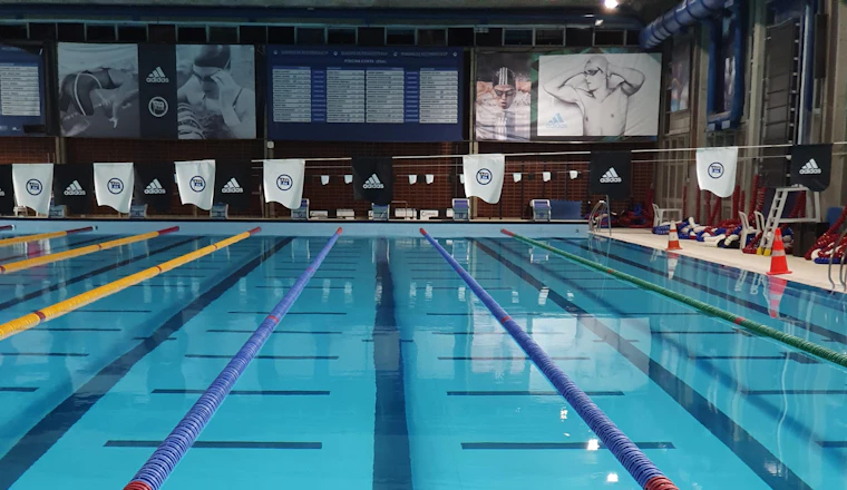 Clear swimming pool water and tile